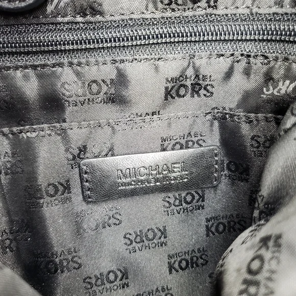 🛑SOLD🛑 Michael Kors 12x9x4" Shoulder Bag Black Soft Leather Double Handle - Picture 8 of 8